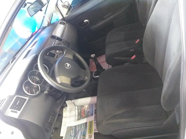 Nissan Tiida 2011 1.8 completo - Foto 6