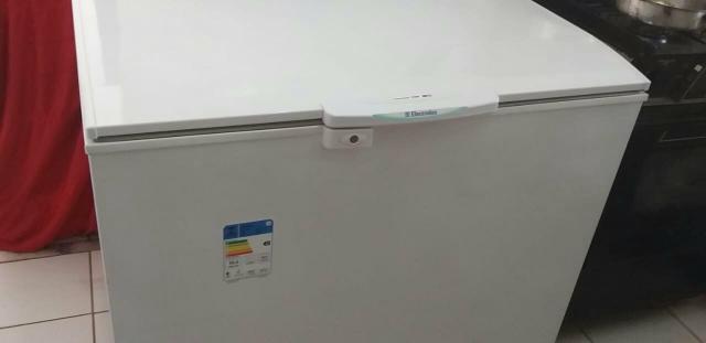 Vendo um congelador freezer semi-novo