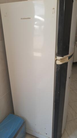 Geladeira (não tá gelando 100%) - Foto 3