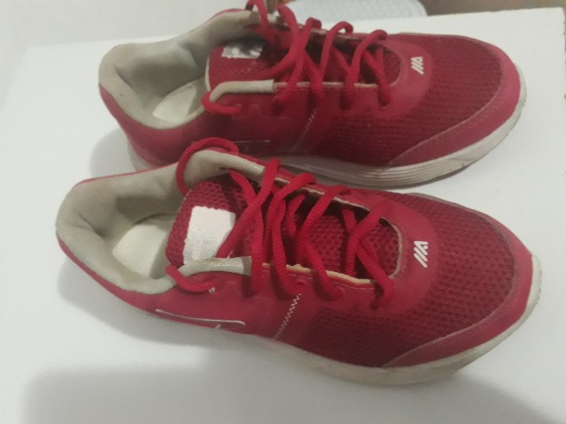 Tênis rosa esportivo ace