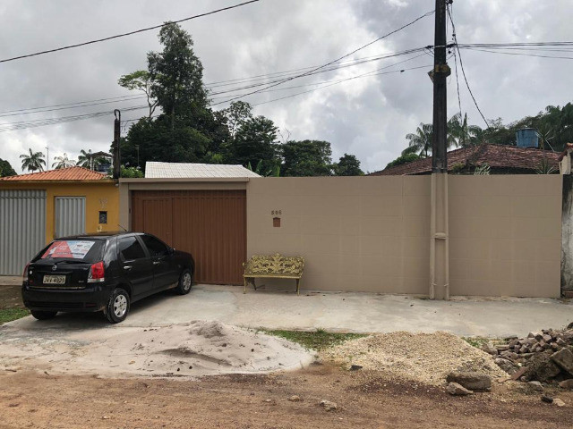 Casa com 3 suítes, 3 vagas de garagem 272 m² no Conj Levilandia