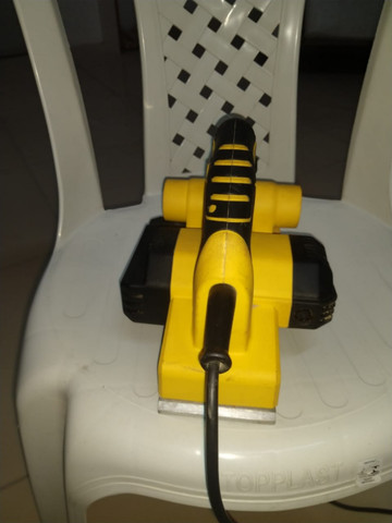 Plaina elétrica Stanley * R$: (450,00)