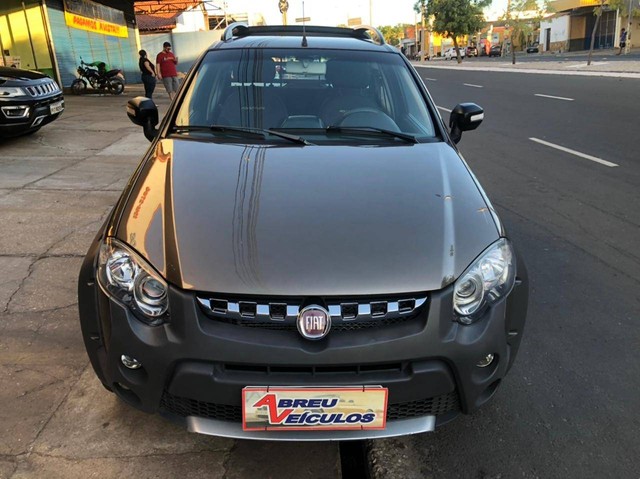 STRADA 2013/2013 1.8 MPI ADVENTURE CD 16V FLEX 2P AUTOMÁTICO