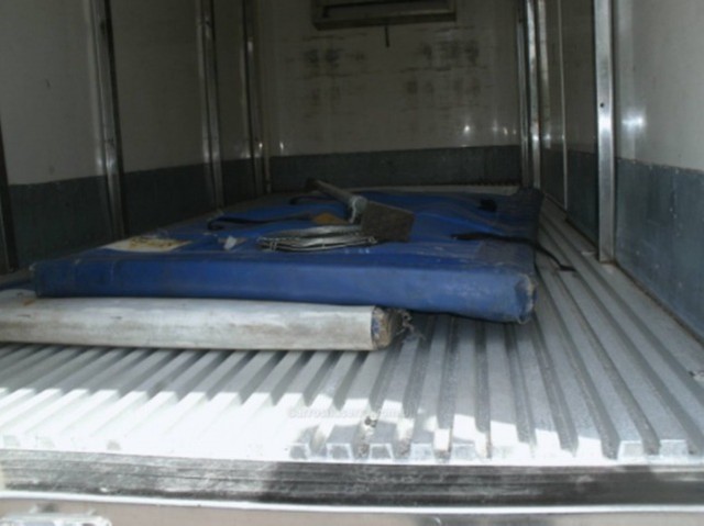 MERCEDES BENZ ACCELO 915 ANO 2011