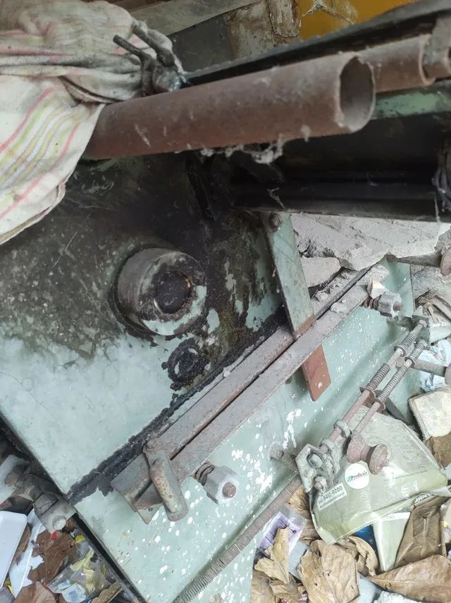 Duas maquinas bobinadeiras uma grande e uma pequena com motor otimo - Foto 3