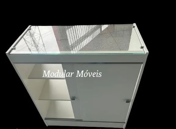 Balcão Vitrine com Vidro Superior e Porta em MDF - Novo