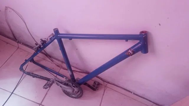 Vendo uma bicicletaaro 26  +Quadro aro 26 + roda aro 29 sped