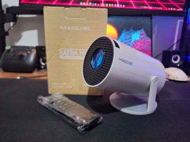 Projetor Portátil HY300 - Qualidade de Cinema em Qualquer Lugar