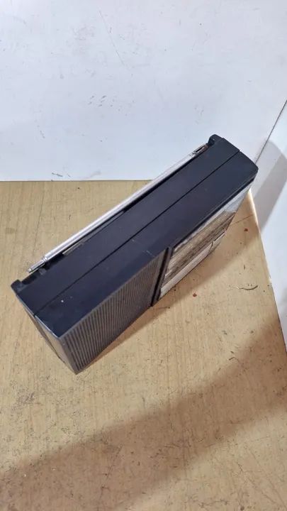 Rádio Philips médio a pilhas funcionando, somos loja 120,00 Pix - 2111 - Foto 6