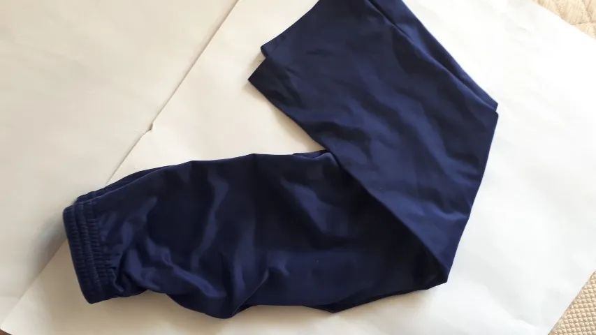 Calça Infantil para Ginástica - tam 8 Marca Decathlon - Azul Marinho - seminova bom estado - Foto 3
