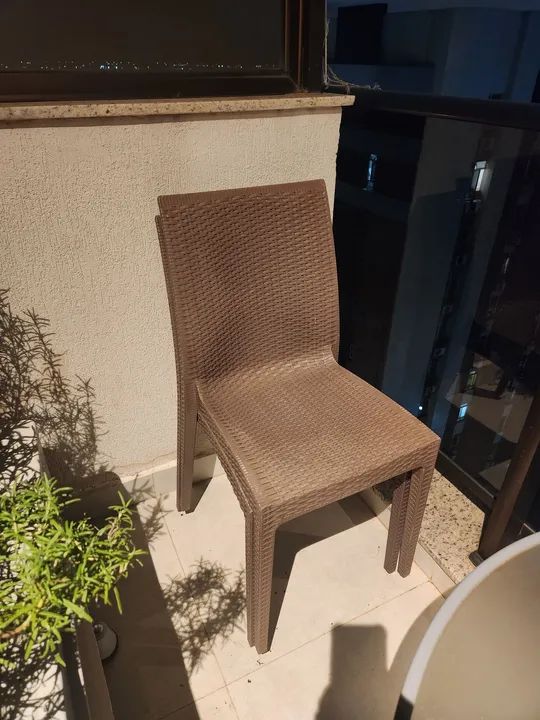 2 Cadeiras área externa pelo preço de 1