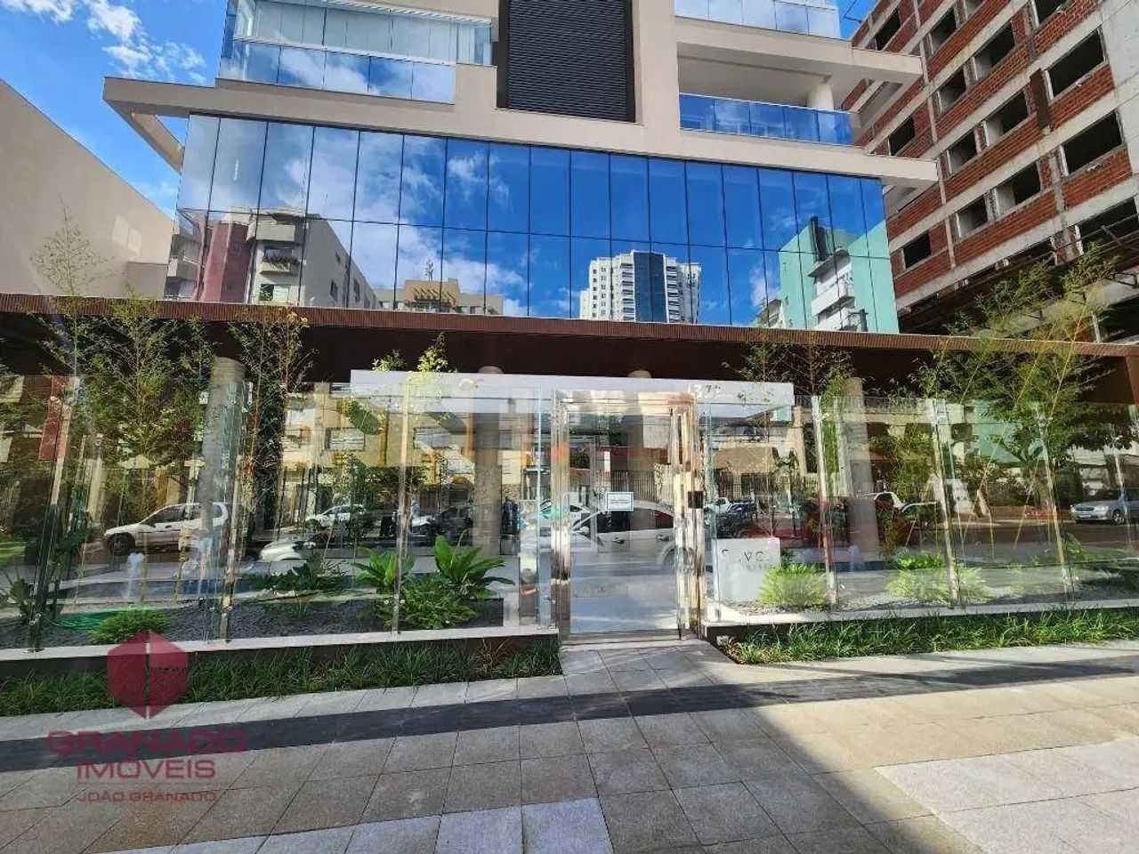 Apartamento com 3 dormitórios à venda, 115 m² por R$ 1.260.000,00 - Zona 7 - Maringá/PR