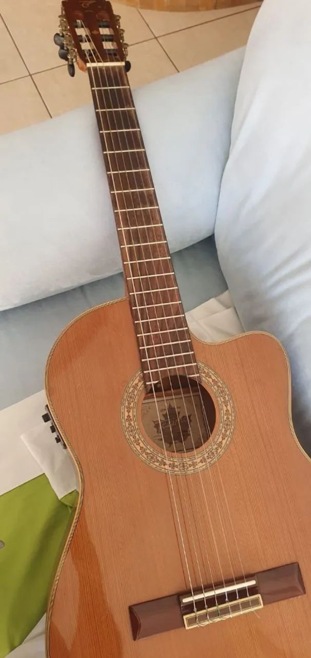Violão Tagima Nylon elétrico (série Canadá)