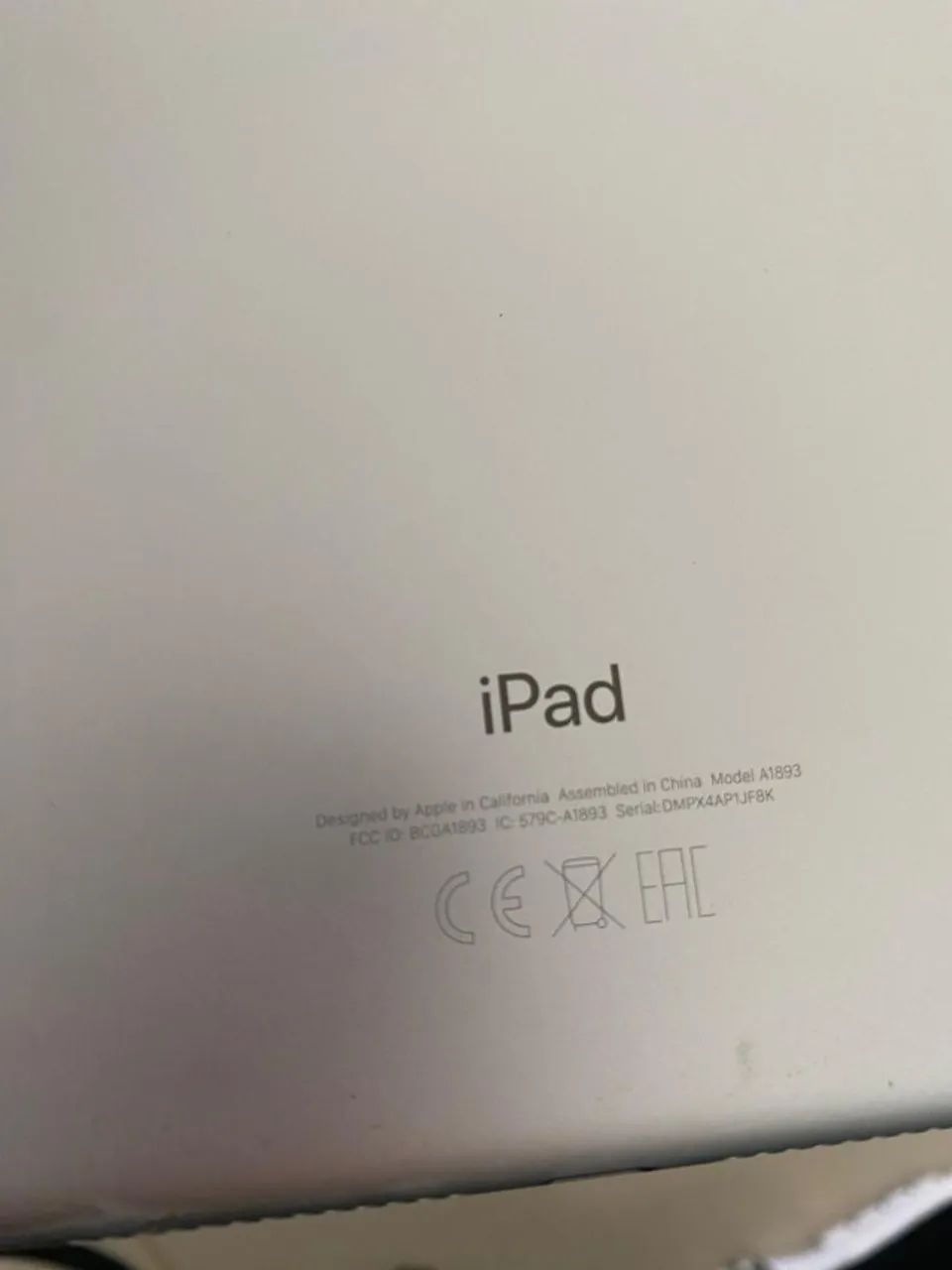 Ipad 6 geração prata 32 GB (impecável - em estado de novo) - Foto 2