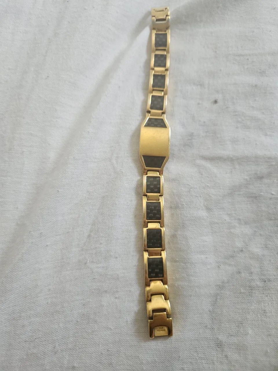 Bracelete de aço com banho de ouro