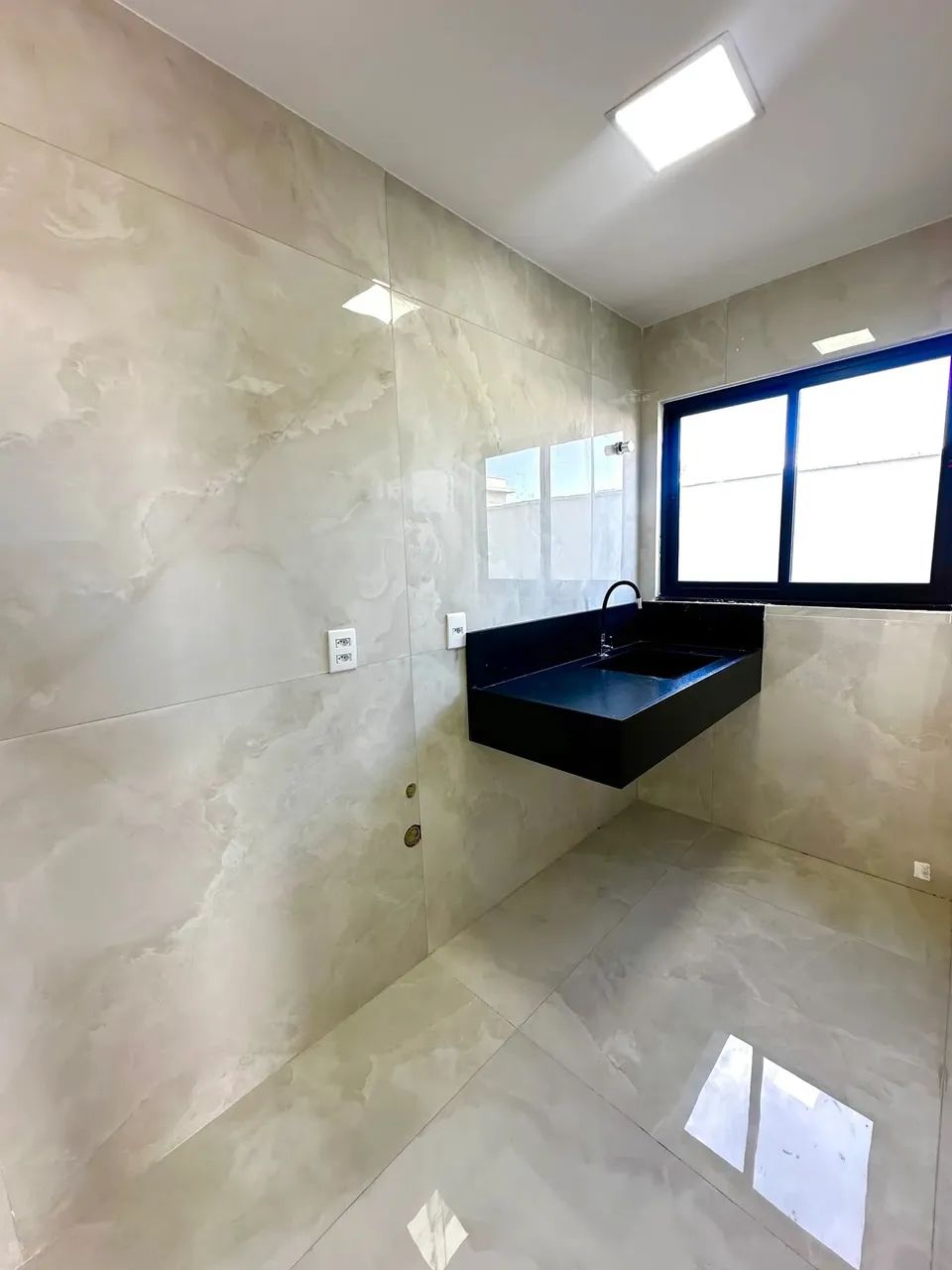 Casa Térrea no Condomínio Montreal, Localizada no Bairro Parnamirim - Foto 4