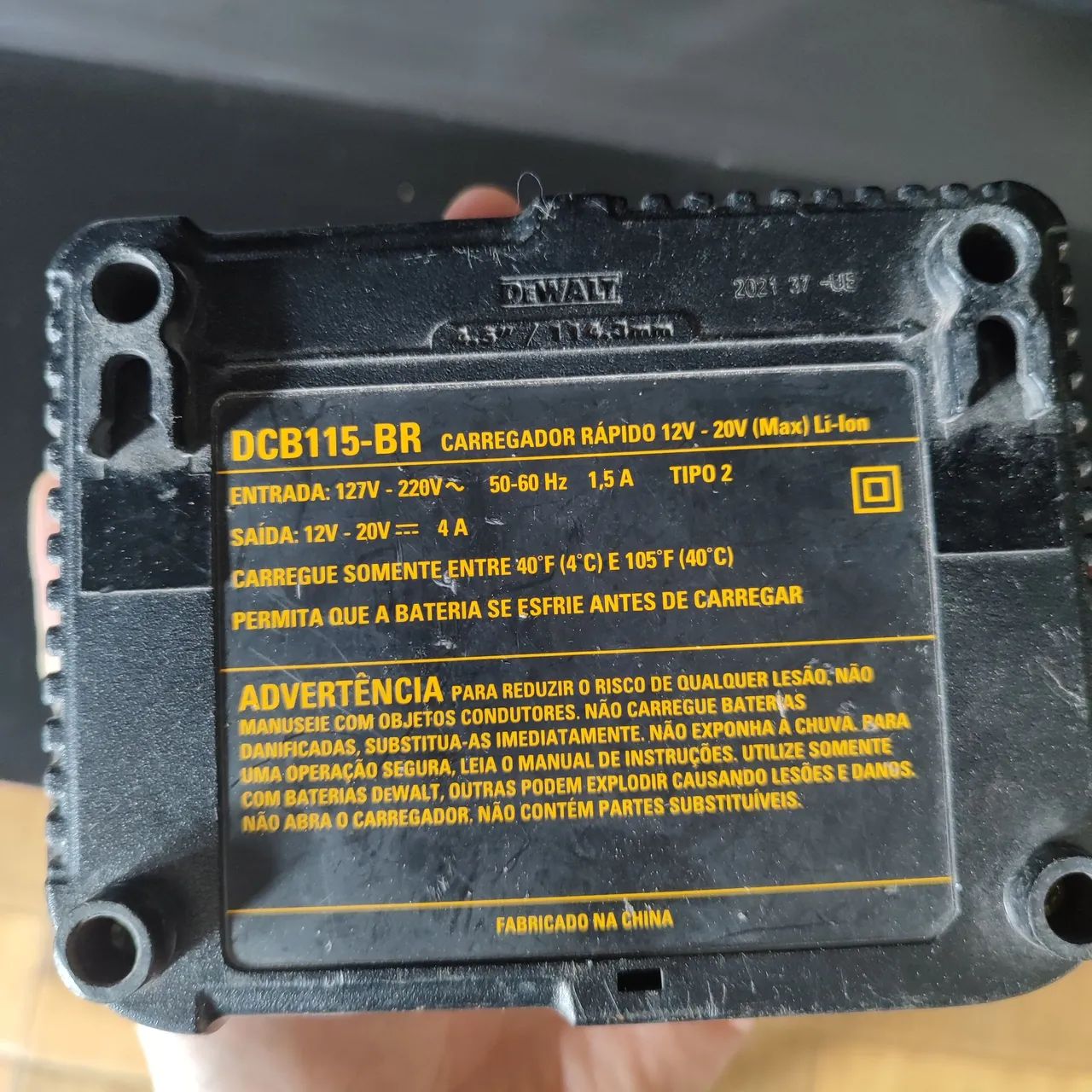 Carregador de Bateria Dewalt DCB115 bivolt  - Foto 2