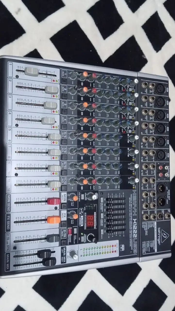 Behringer Xenyx X1222USB - Foto 2