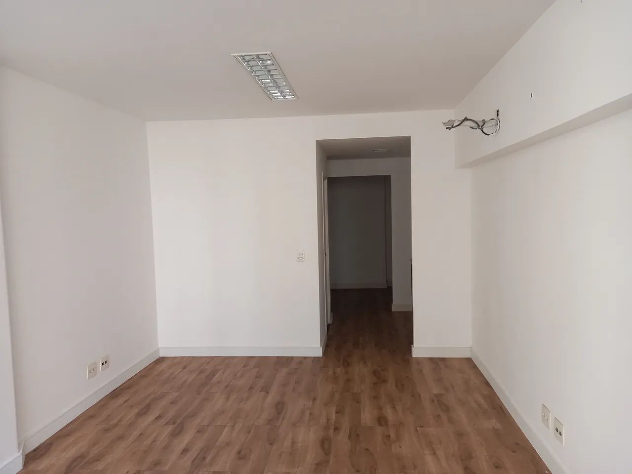 Sala/Conjunto para aluguel e venda com 40 metros quadrados com 1 quarto