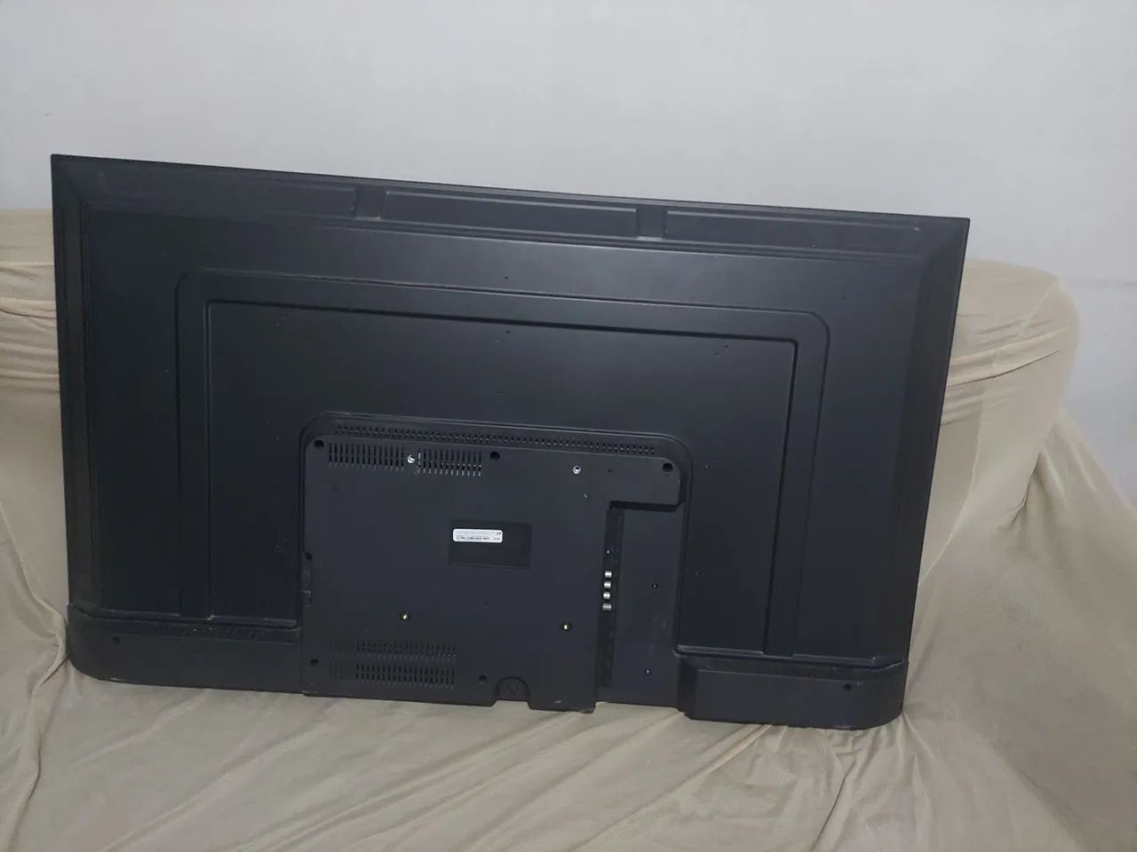 Selling Smart TV with defect64318191701121121