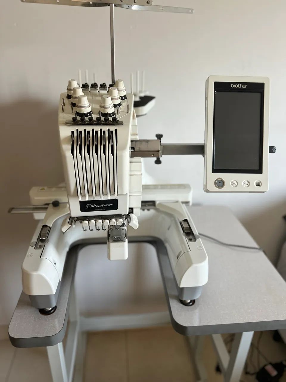 Máquina de bordar Brother 650e - Foto 4