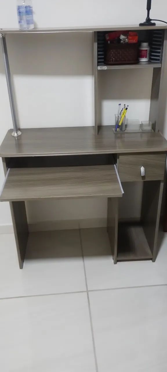 Mesa para computador em excelente estado  - Foto 3