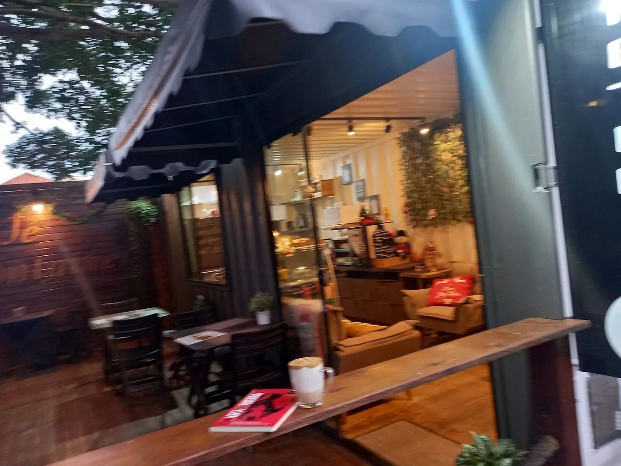 Container 64318756028161122