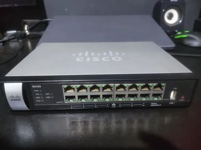 Roteador Cisco RV325 Dual WAN Gigabit VPN 10/100/1000Mbps, 16 portas Load Balance