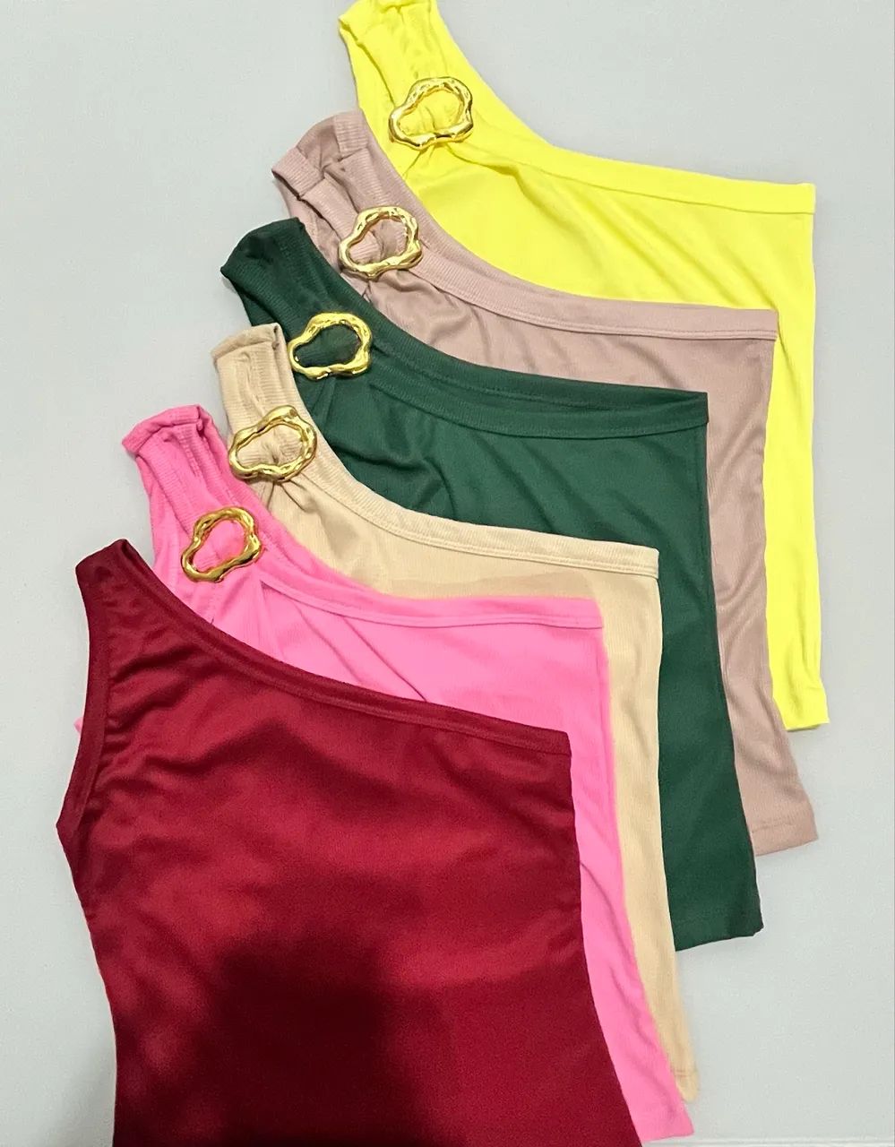 Blusas manga longa e mula manca 