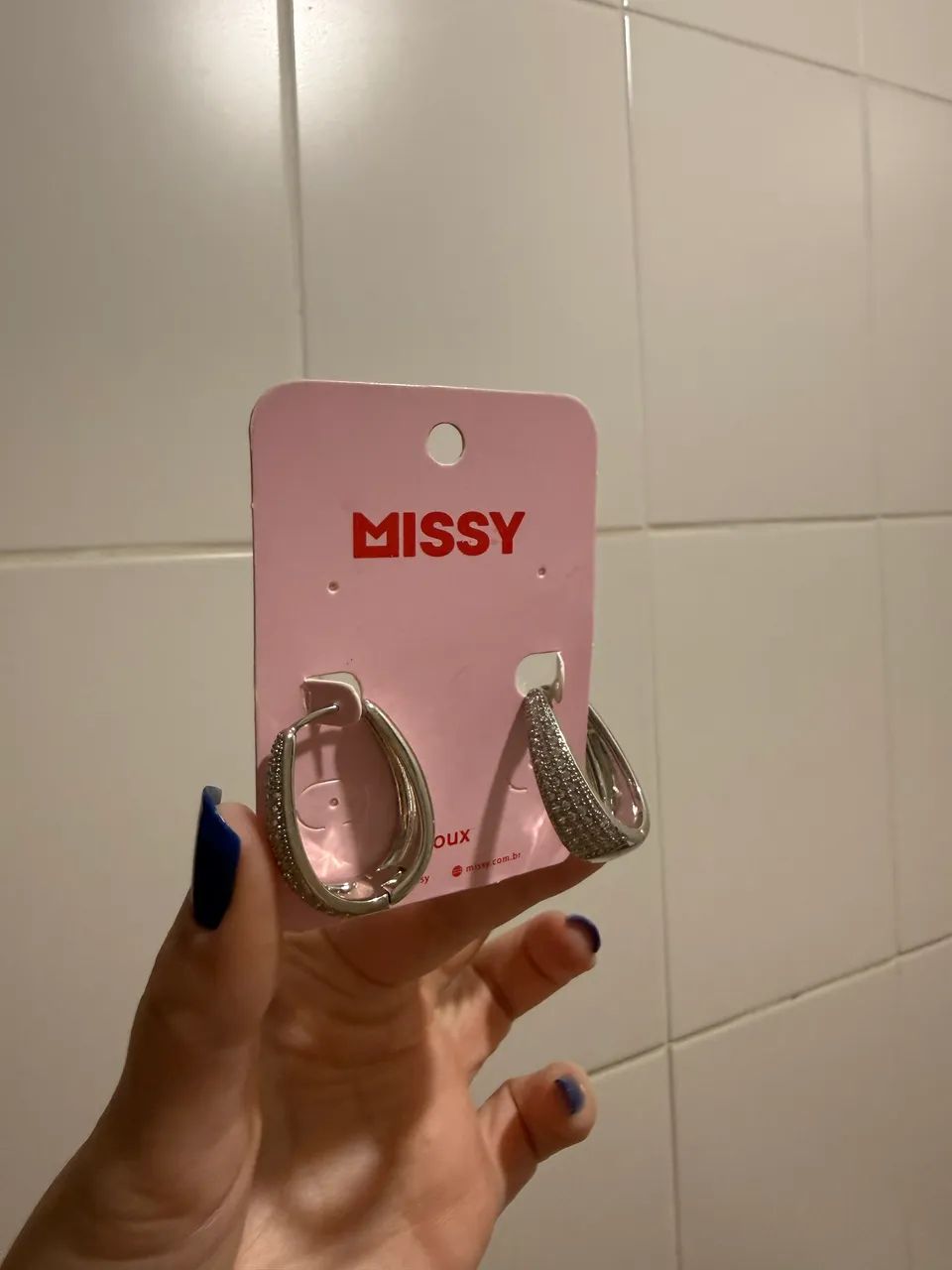 Brinco Argola com Brilho | Missy (NUNCA USADO) 