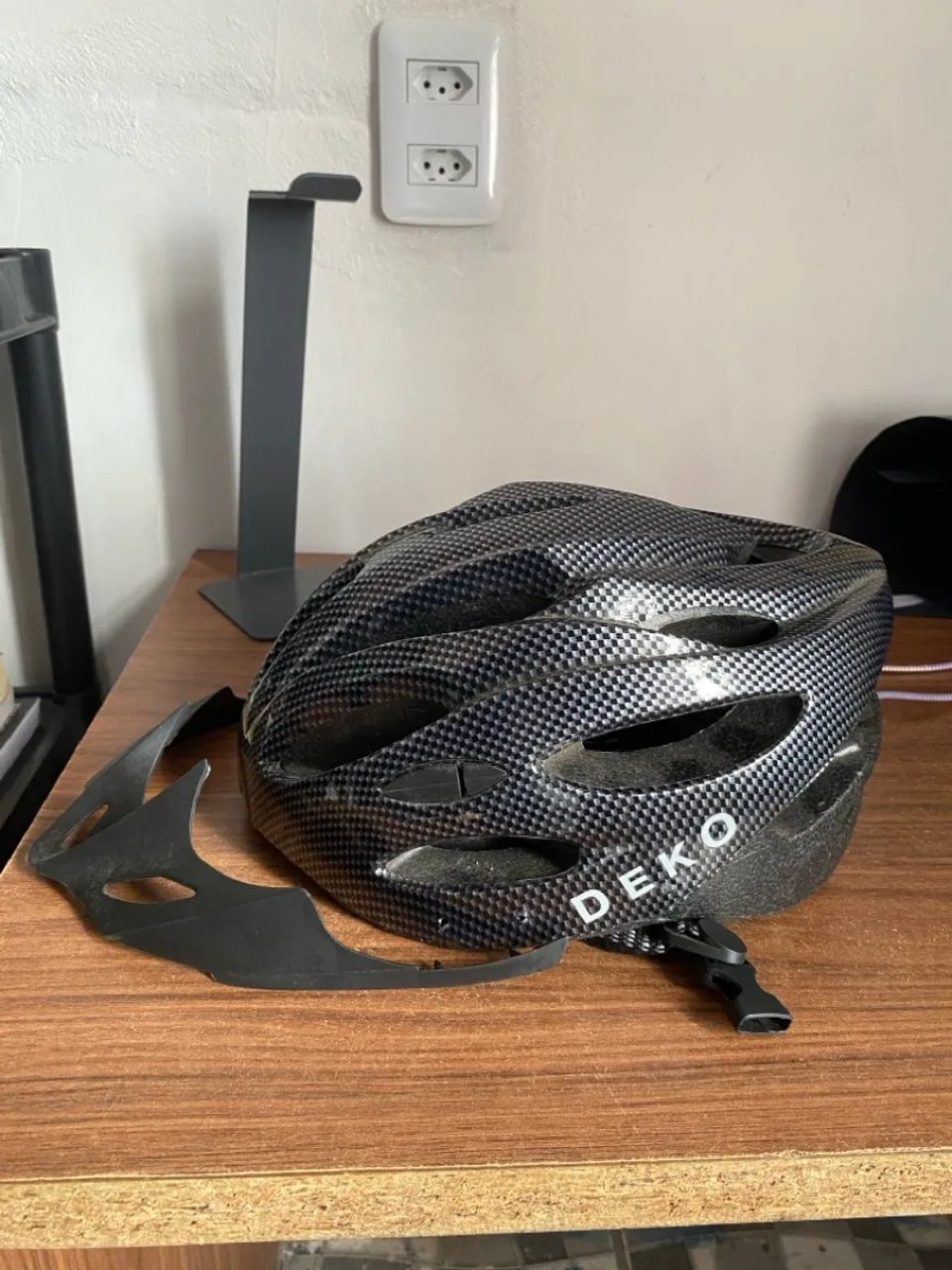 Vendo capacete para ciclismo DEKO