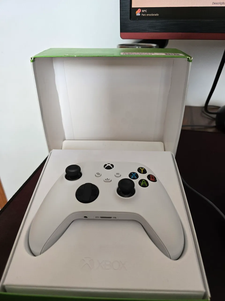 Controle Xbox Séries NOVO (open Box) + 4 pilhas AA recarregáveis + Adaptador bluetooth