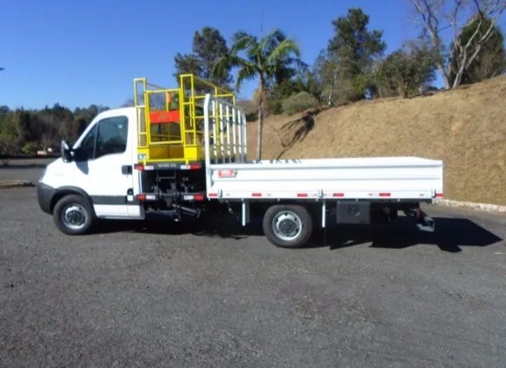 Iveco 35s14 elevador pantografico ano 2015 - Foto 2