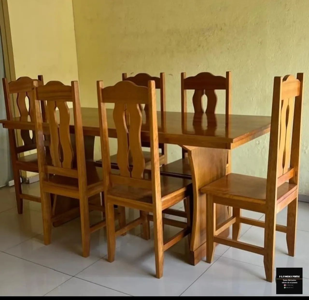 Mesa de jantar com 6 cadeiras 