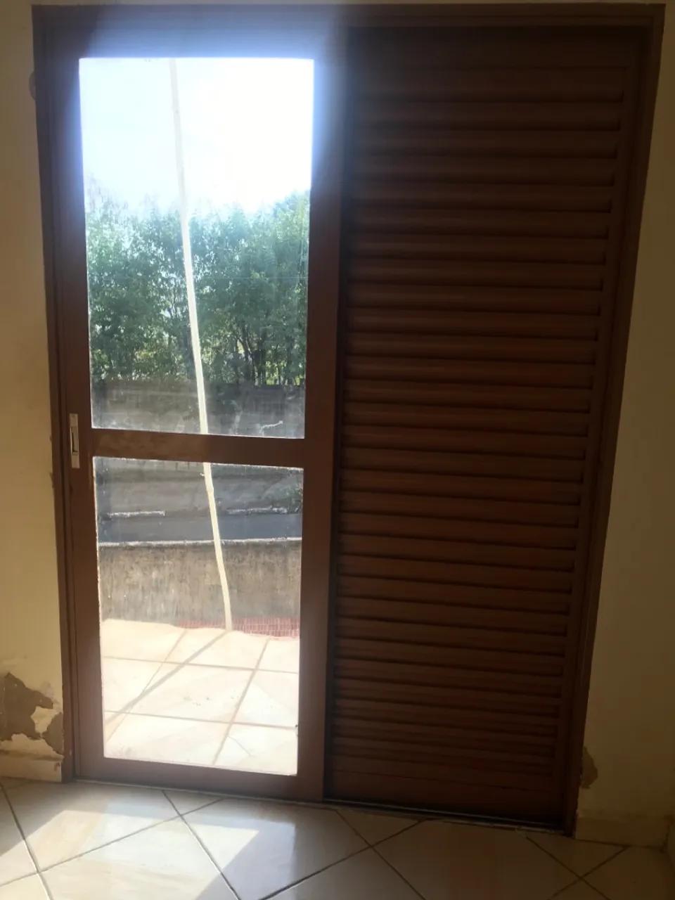 Porta de alumínio balcão com Vidro 3 folhas
