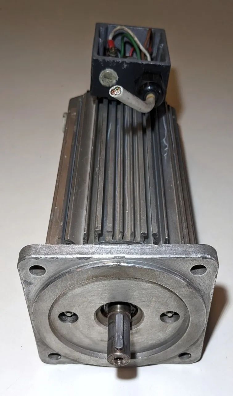 Motor DC Corrente Contínua 48-180 Vdc 565 W 3000rpm 1,8 Nm - Foto 4