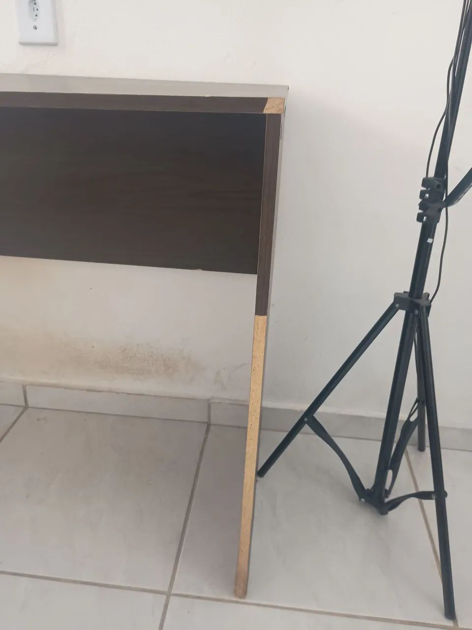 Mesa para computador - em bom estado64706404927745121