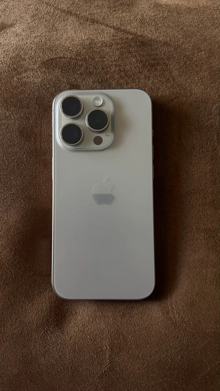 IPhone 15 pro com 256gb com Apple care - Celulares e Smartphones