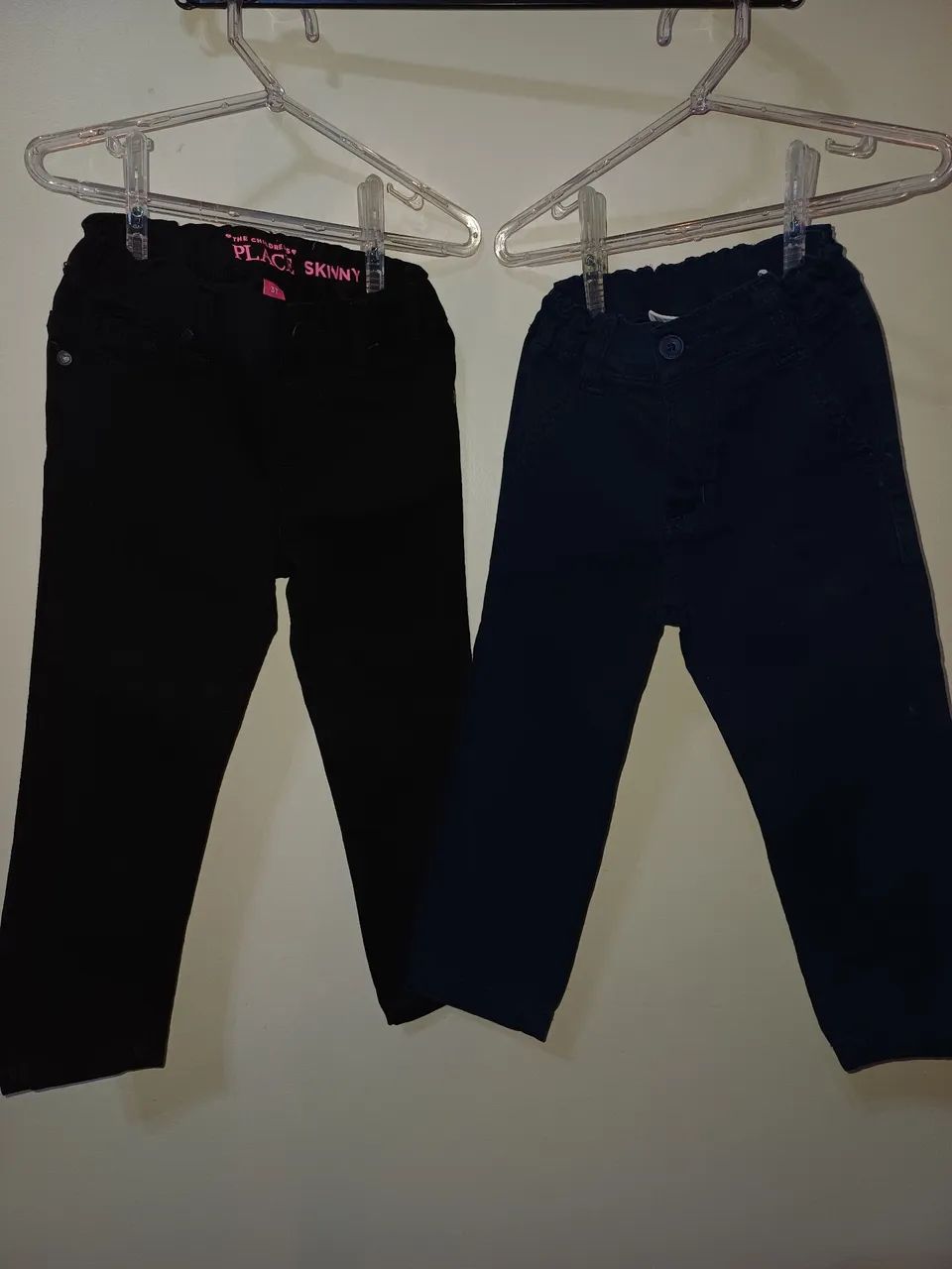 2 calças infantis menina , 1 azul e 1 preta = 2-3 anos