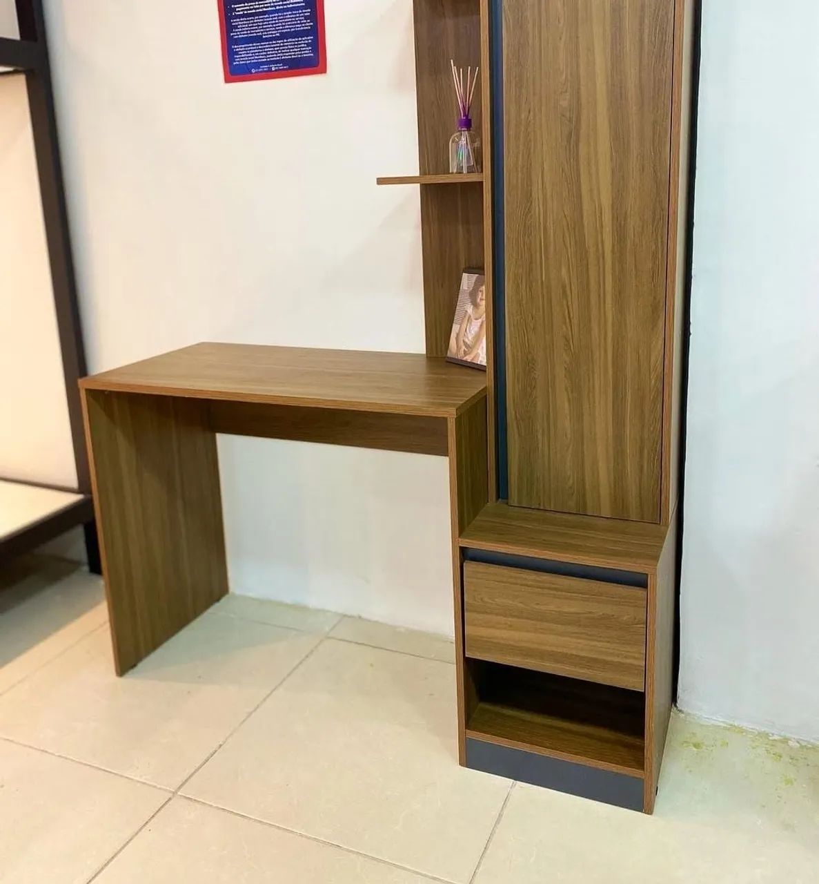 Escrivaninha moderna com armário e design elegante - Foto 6
