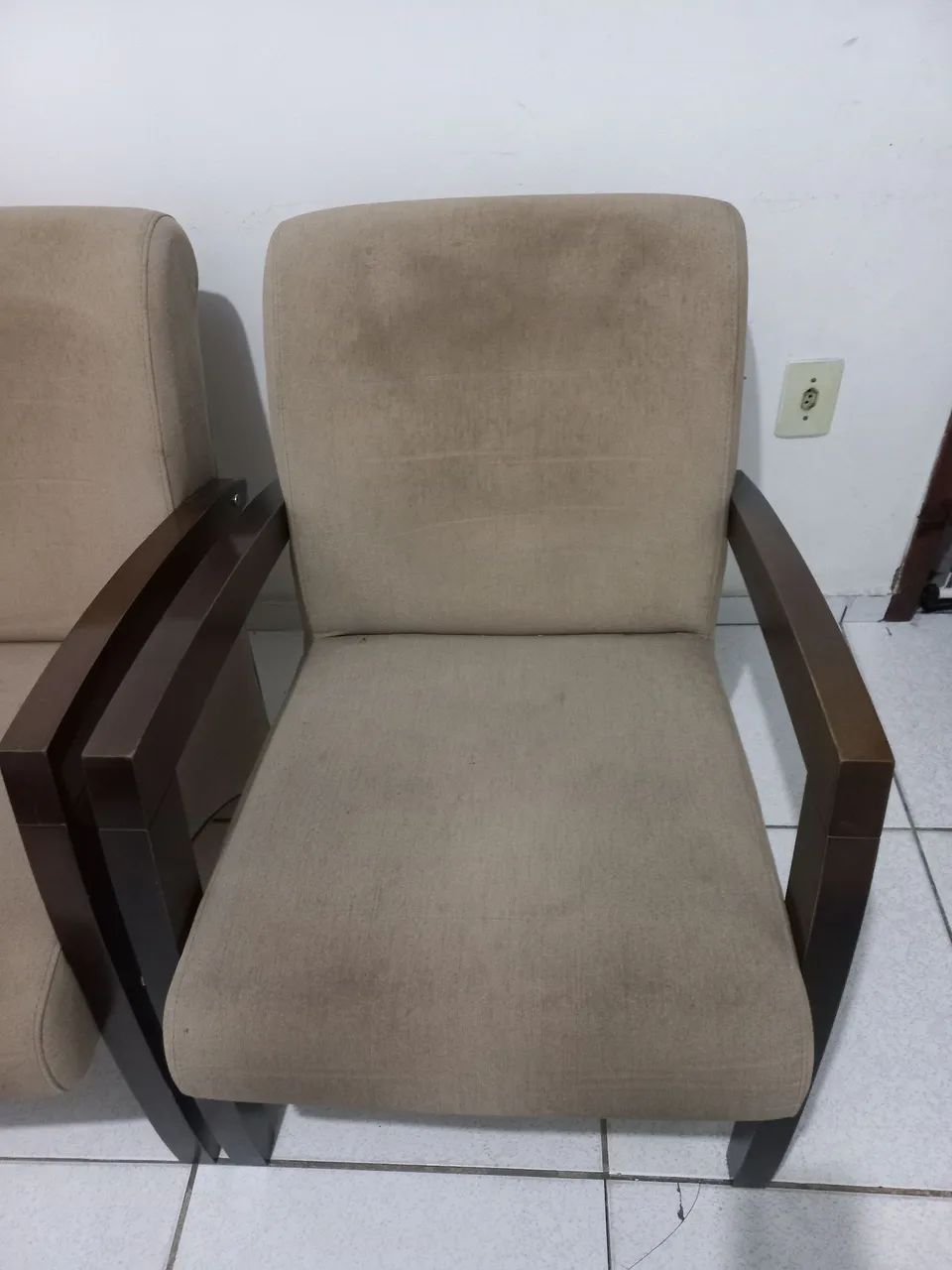 Par de Poltronas em Suede Bege - Foto 3