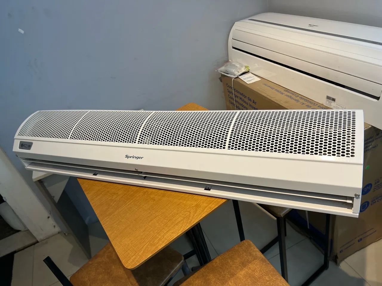 Ar condicionado e Cortinas de ar semi novos com pouco tempo de uso!! - Foto 4