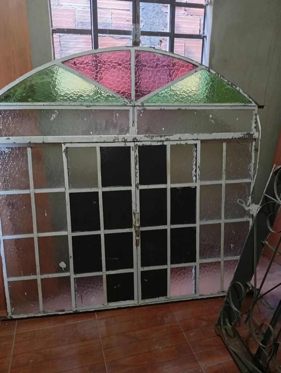 Porta e Janelas de Ferro com Vidro Colorido