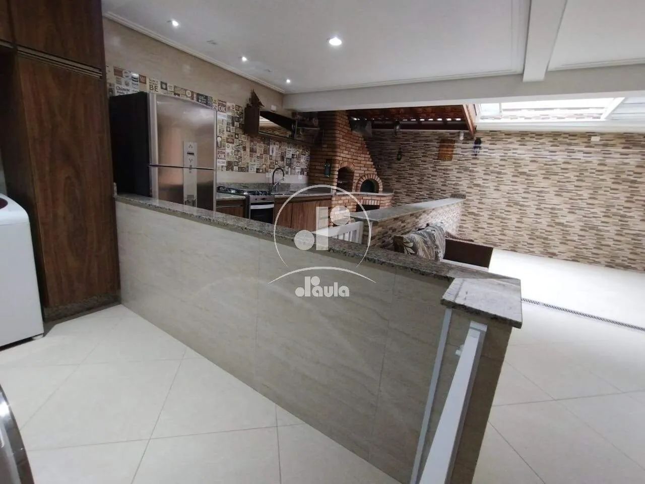 Sobrado Vila Pinheirinho! Impecável com 3 dormitórios, suíte, 4 vagas. Espaço gourmet com  - Foto 4