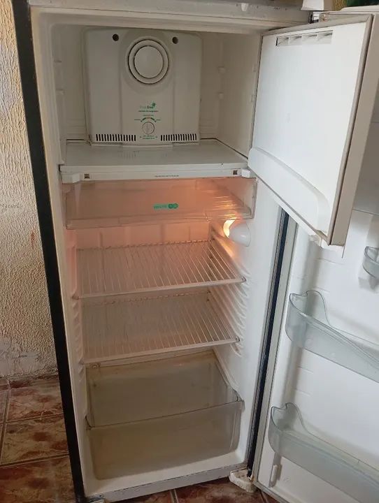 GELADEIRA CÔNSUL FROSFREE 300 LITROS ACEITO CARTÃO DOU GARANTIA FAÇO A ENTREGA  - Foto 6