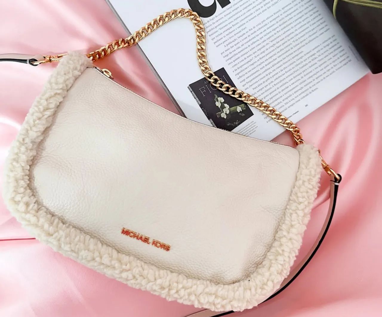 Bolsa Michael Kors com Detalhe em Sherpa NOVA.
