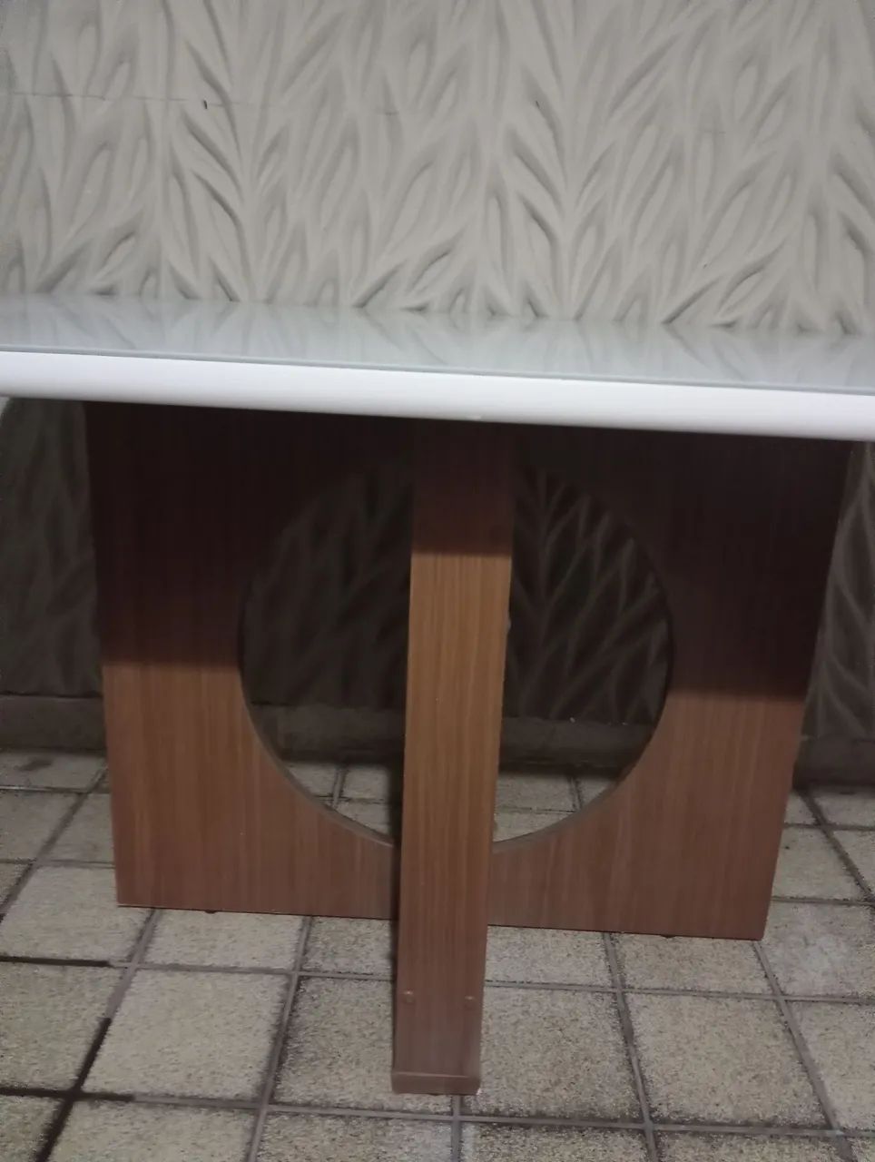 Mesa de jantar com vidro sem as cadeiras 64573993621122120