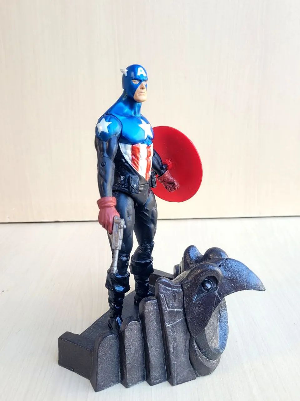 Capitão América Buck Marvel Diamond Select Toys  - Foto 3
