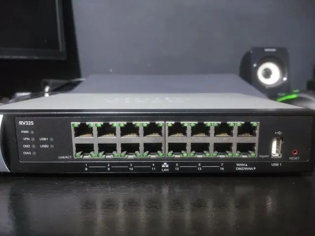 Roteador Cisco RV325 Dual WAN Gigabit VPN 10/100/1000Mbps, 16 portas Load Balance - Foto 2