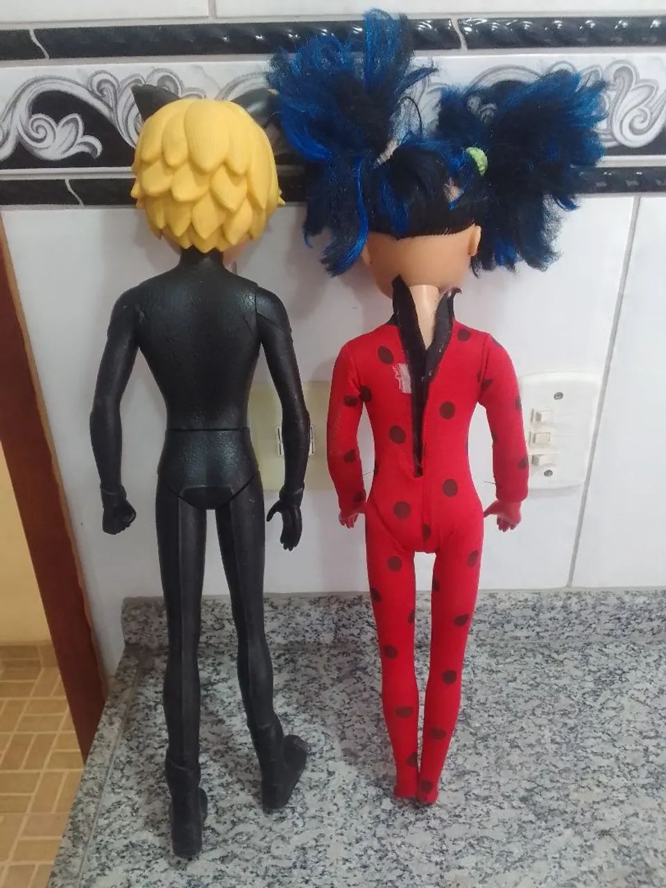 Bonecos Cat Noir e Ladybug - 55cm. - Foto 4